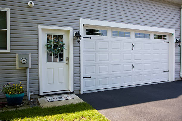 24/7 Emergency Garage Door Panel Replacement experts in Follansbee, WV